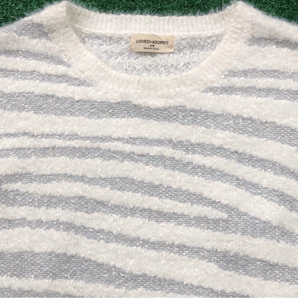 Loved+Adored Silver & White Long Sleeve Sweater Warm Cozy Pullover Sweater S/M - Picture 5 of 7